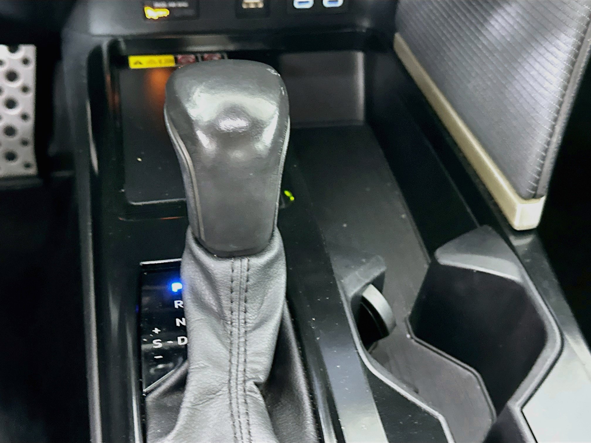 Used 2025 Toyota Camry SE FWD image 23
