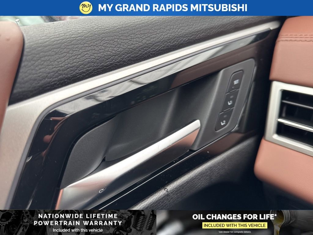 New 2026 Mitsubishi Outlander SEL AWD/4WD image 35