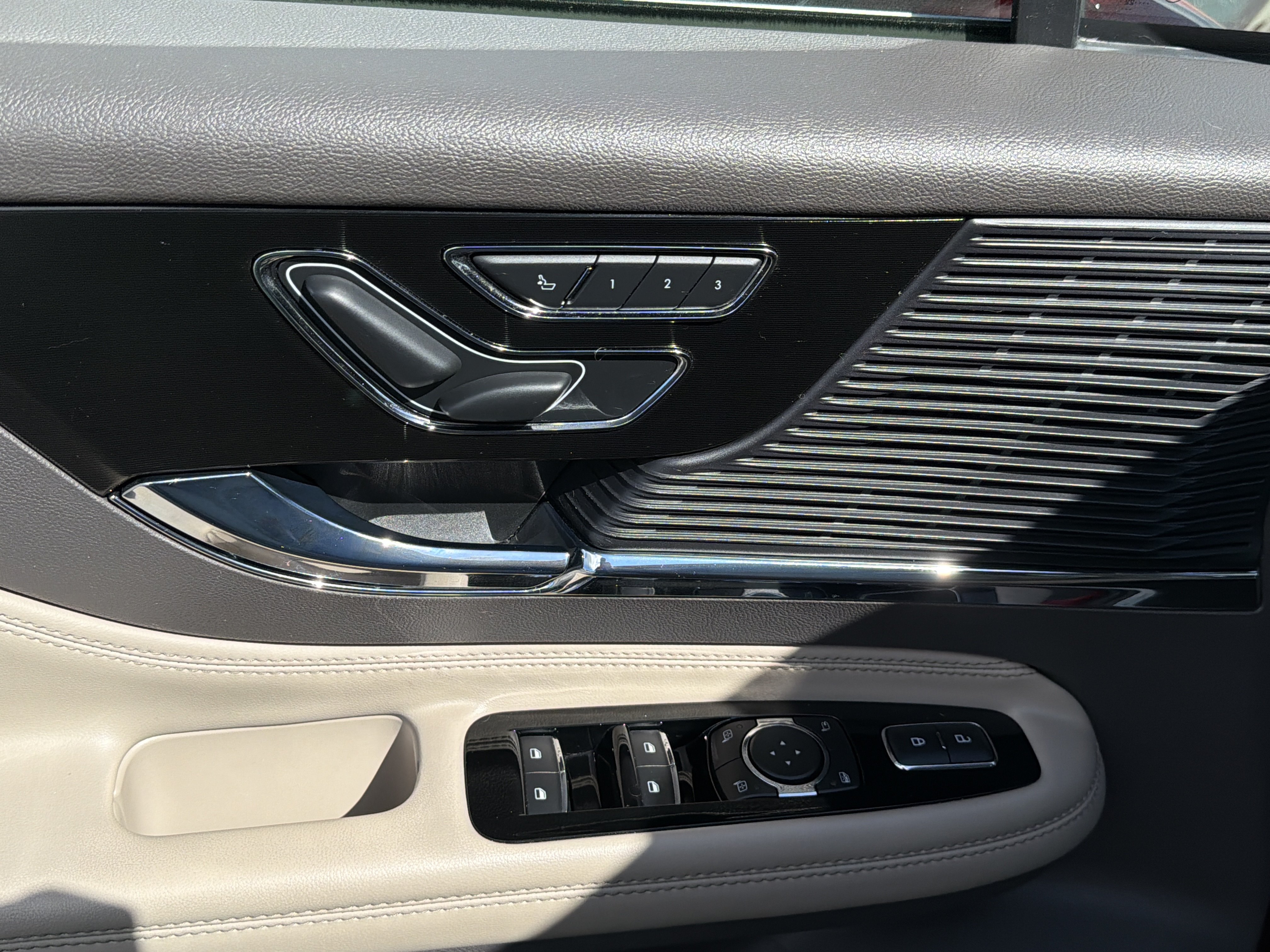 Used 2022 Lincoln Corsair FWD image 19