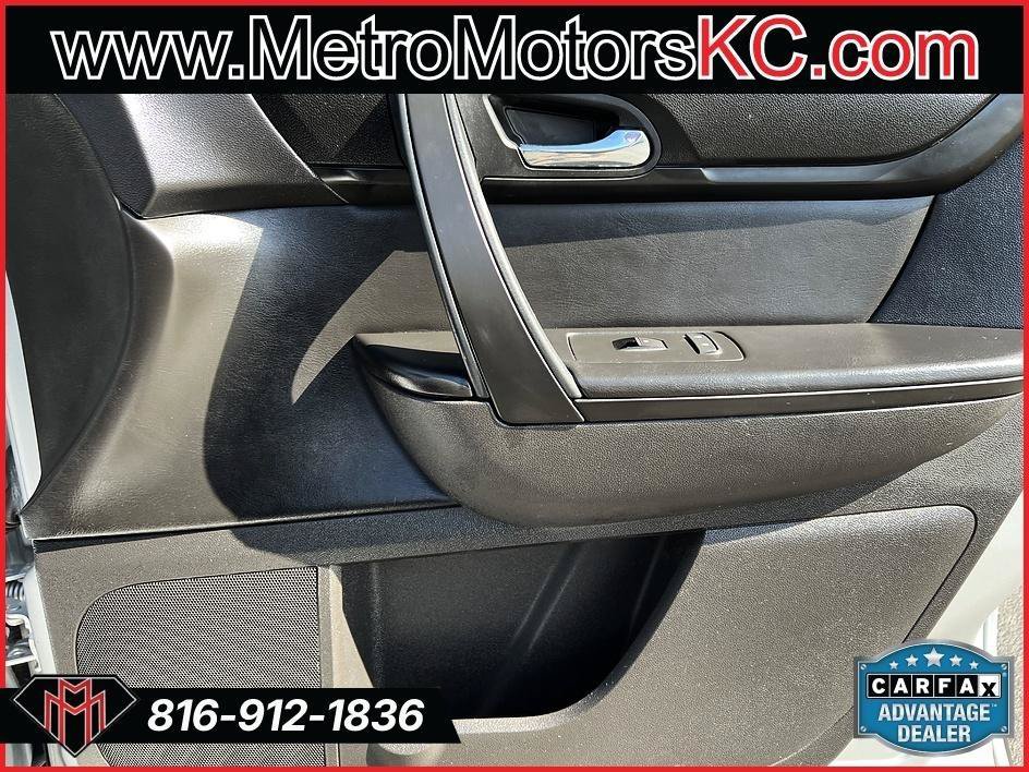 Used 2013 Chevrolet Traverse LT AWD/4WD image 40