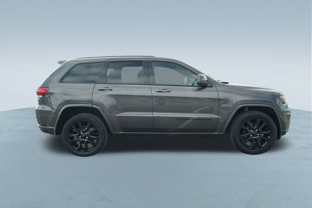 Used 2020 Jeep Grand Cherokee Altitude image 10