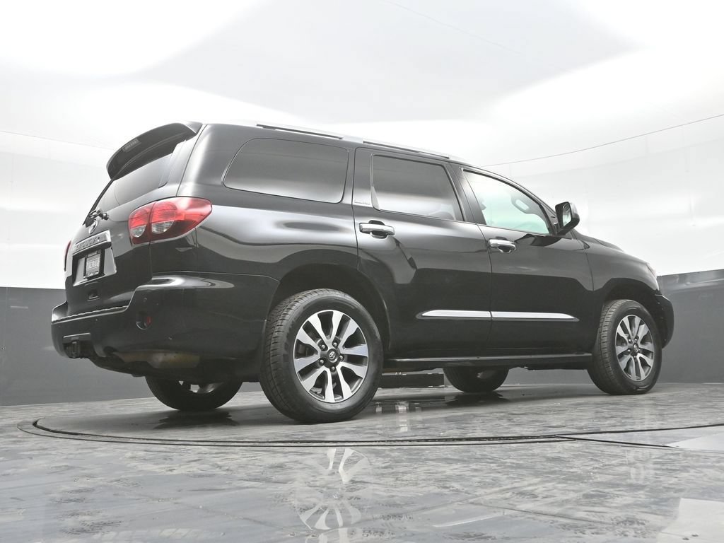 Used 2018 Toyota Sequoia Limited w/ Safety & Convenience Package AWD/4WD image 25