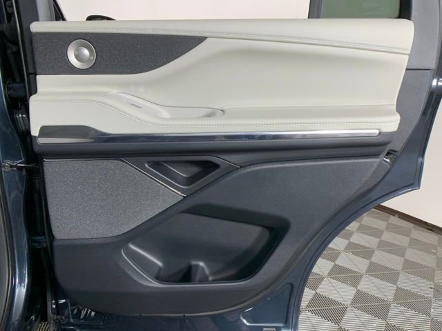 New 2025 Lincoln Navigator Reserve image 36