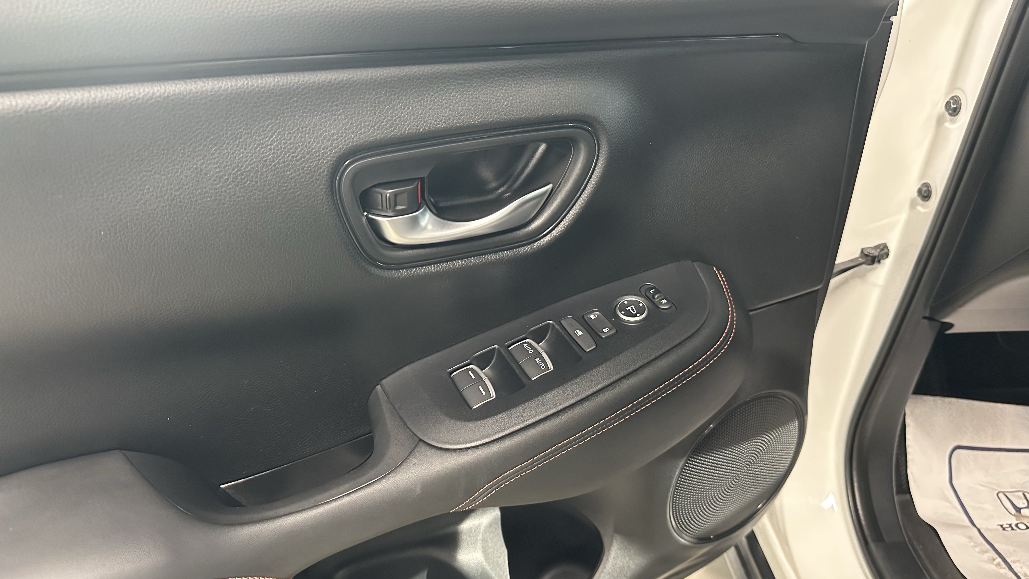 Used 2024 Honda HR-V Sport image 16