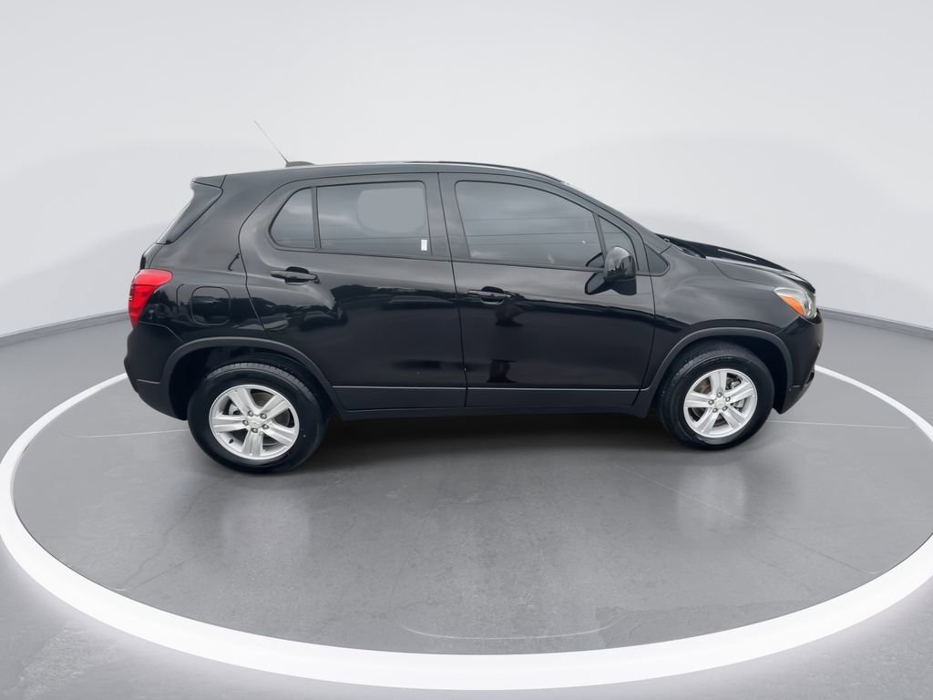 Used 2021 Chevrolet Trax LS AWD/4WD image 9