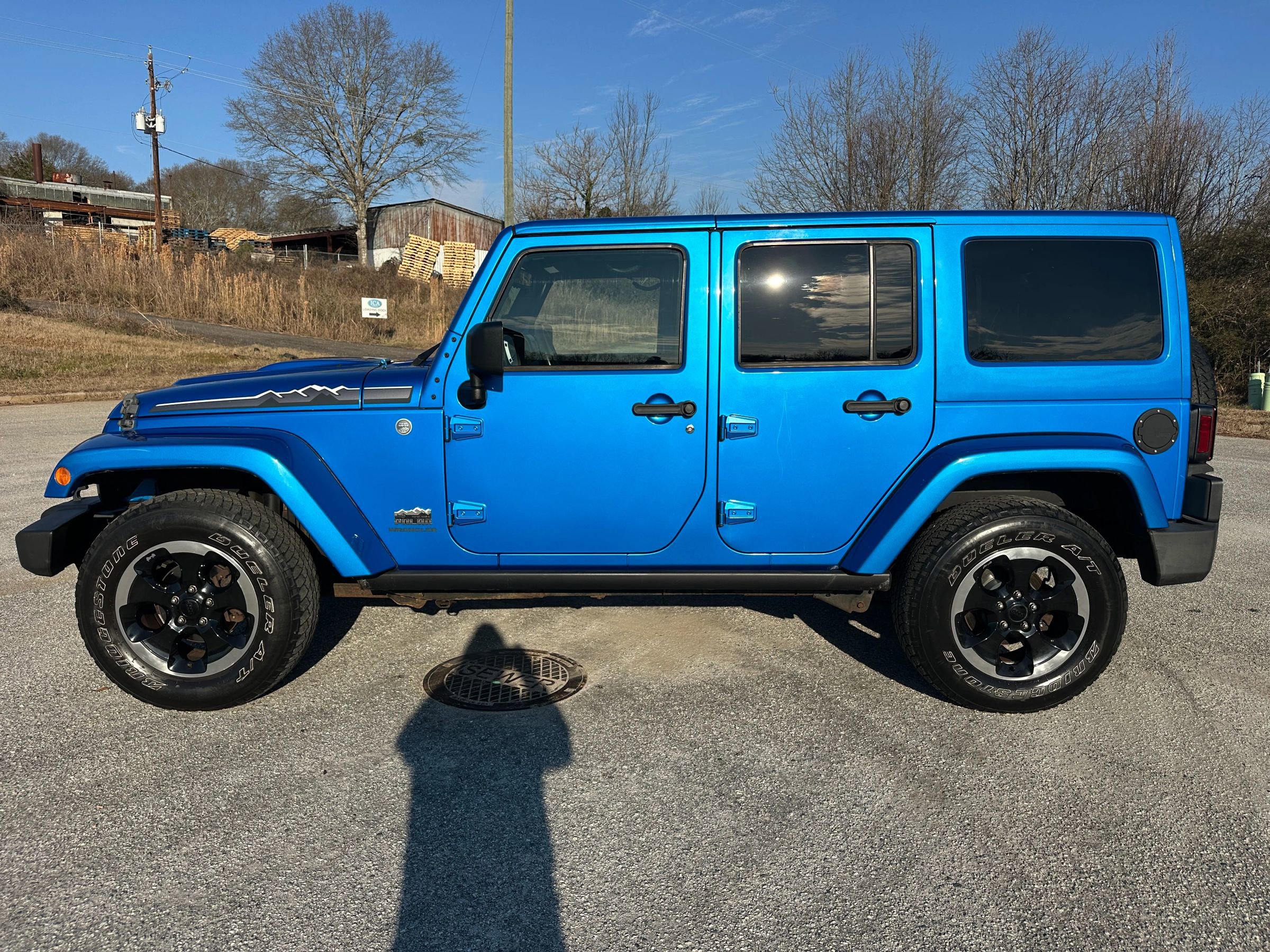 Used 2014 Jeep Wrangler Unlimited Sahara image 2