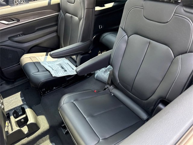 New 2025 Jeep Grand Cherokee L Limited w/ Trailer Tow Package image 28