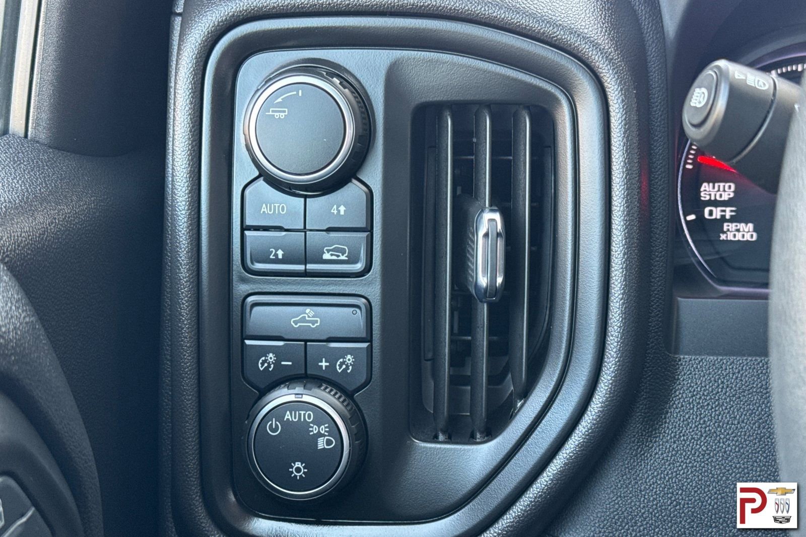 Certified 2024 Chevrolet Silverado 1500 Custom image 30