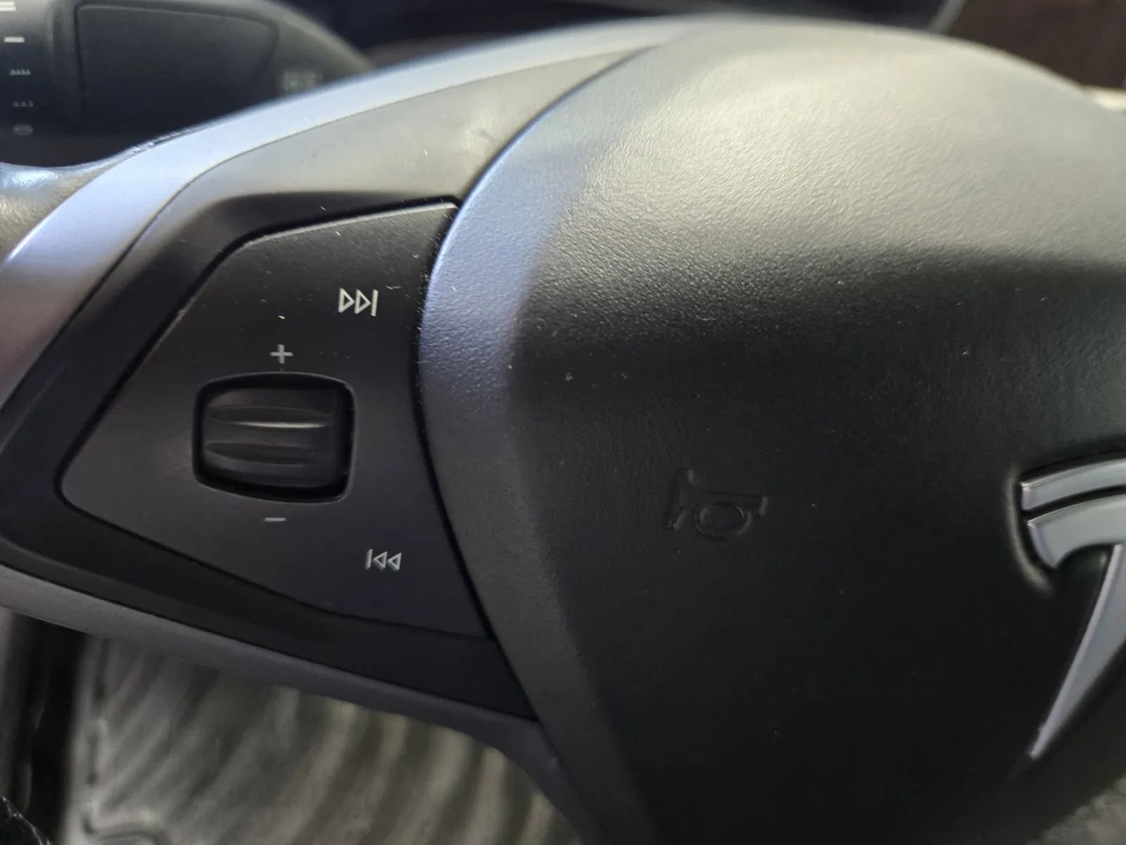 Used 2020 Tesla Model X Long Range image 13