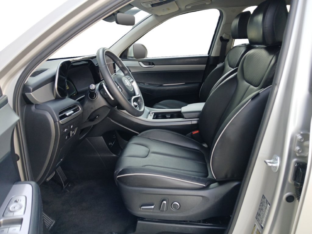 Used 2025 Hyundai Palisade SEL FWD image 19
