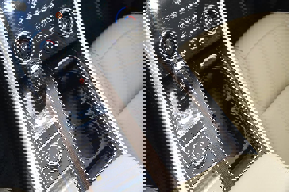 Used 2020 Land Rover Range Rover Sport SE image 29