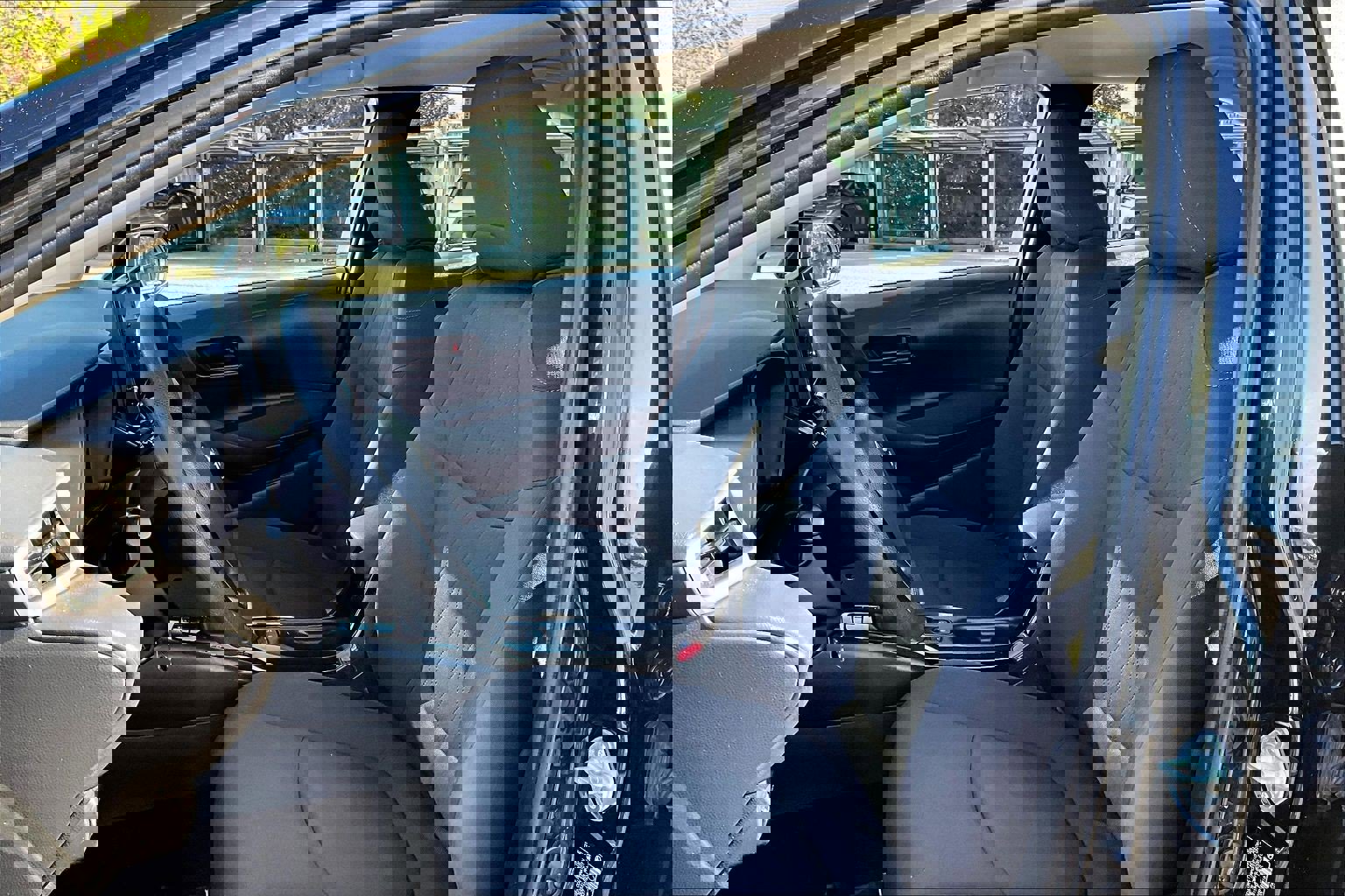 Used 2022 Toyota Corolla LE image 23