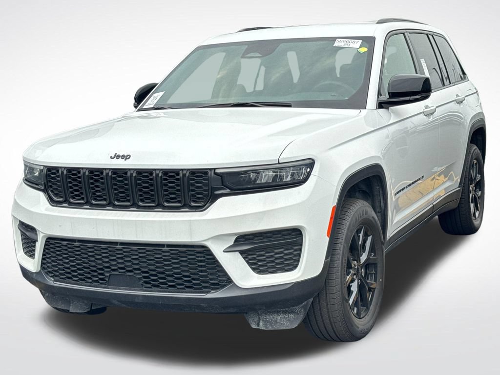 Used 2024 Jeep Grand Cherokee Altitude AWD/4WD image 6
