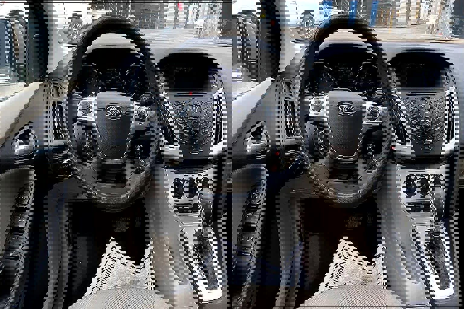 Used 2014 Ford Focus SE FWD image 6