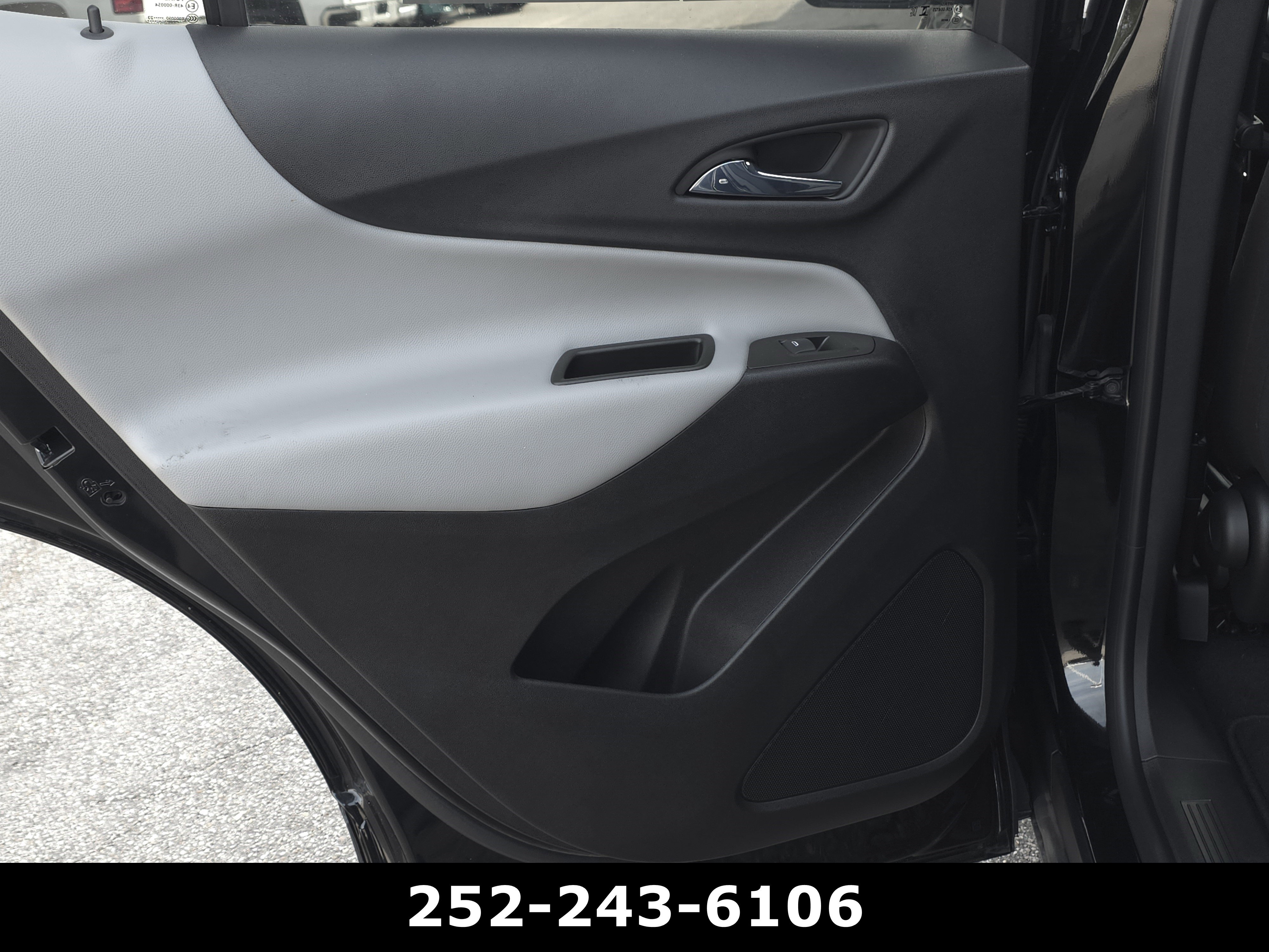 Used 2024 Chevrolet Equinox LS w/ Midnight Edition image 27