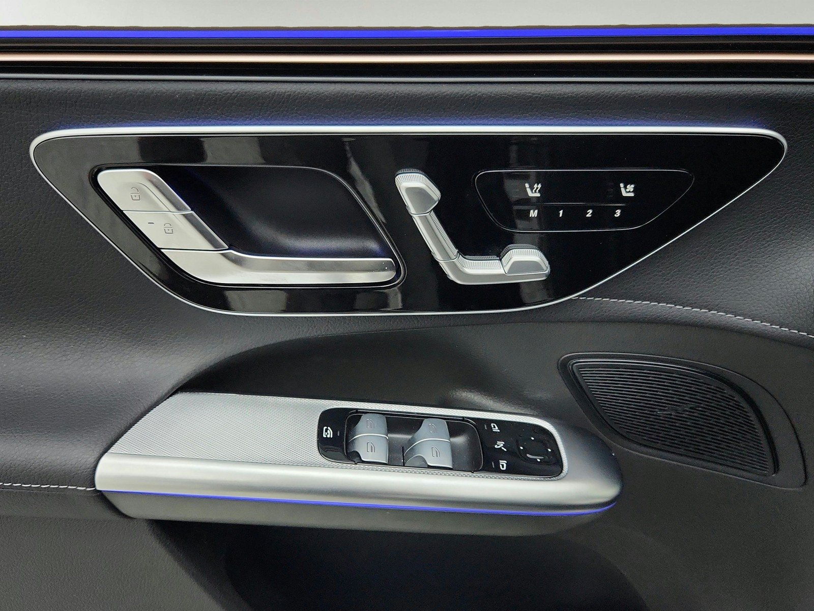 New 2026 Mercedes-Benz EQE 320 4MATIC SUV image 21