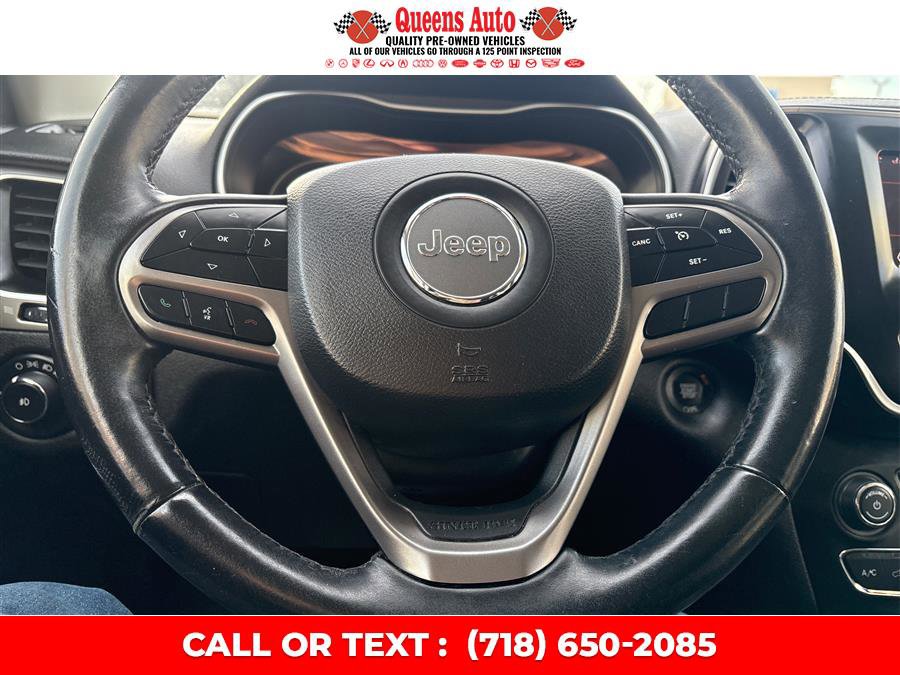 Used 2019 Jeep Cherokee Latitude Plus w/ Cold Weather Group image 19