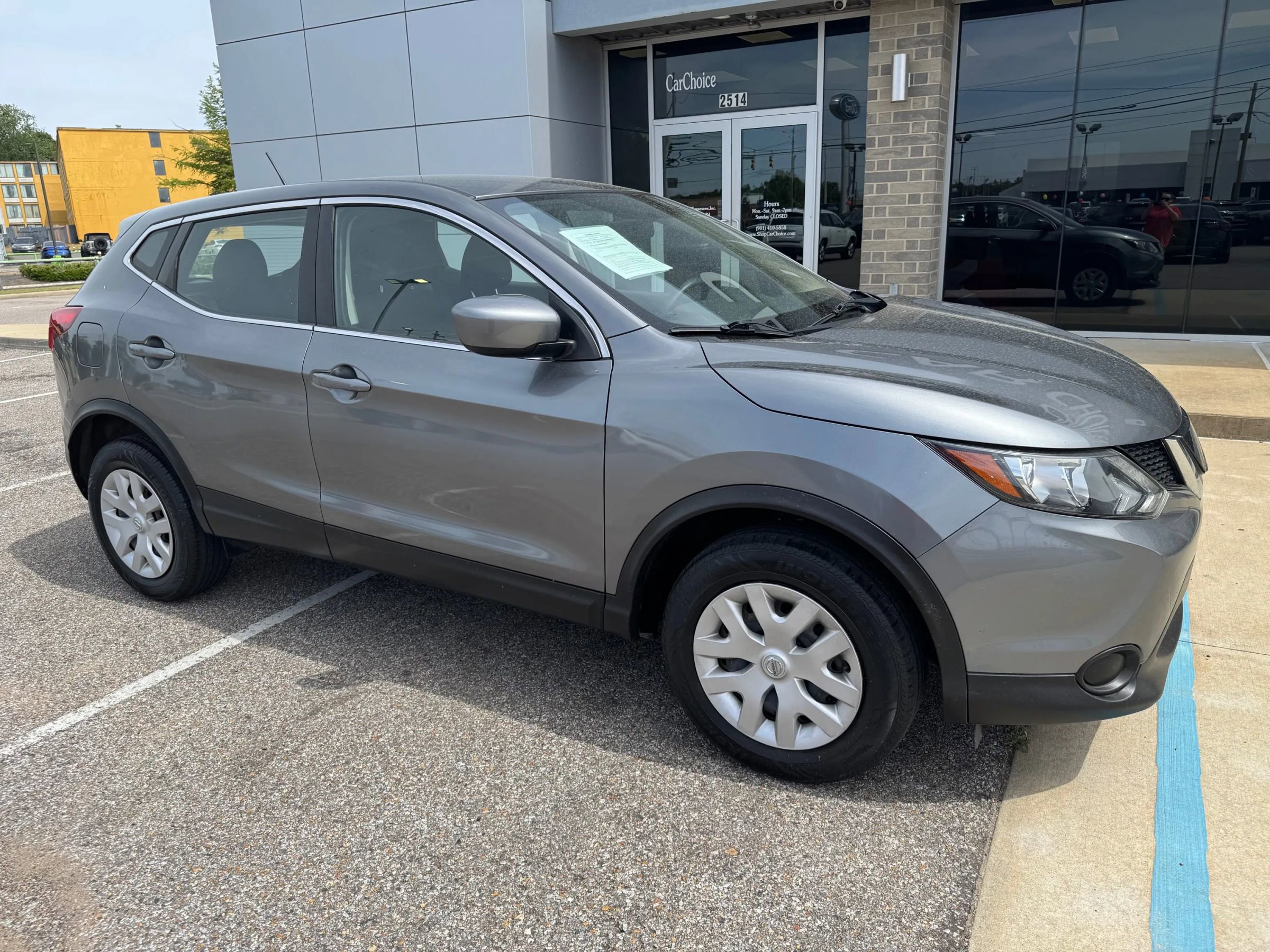Used 2019 Nissan Rogue Sport S AWD/4WD image 2