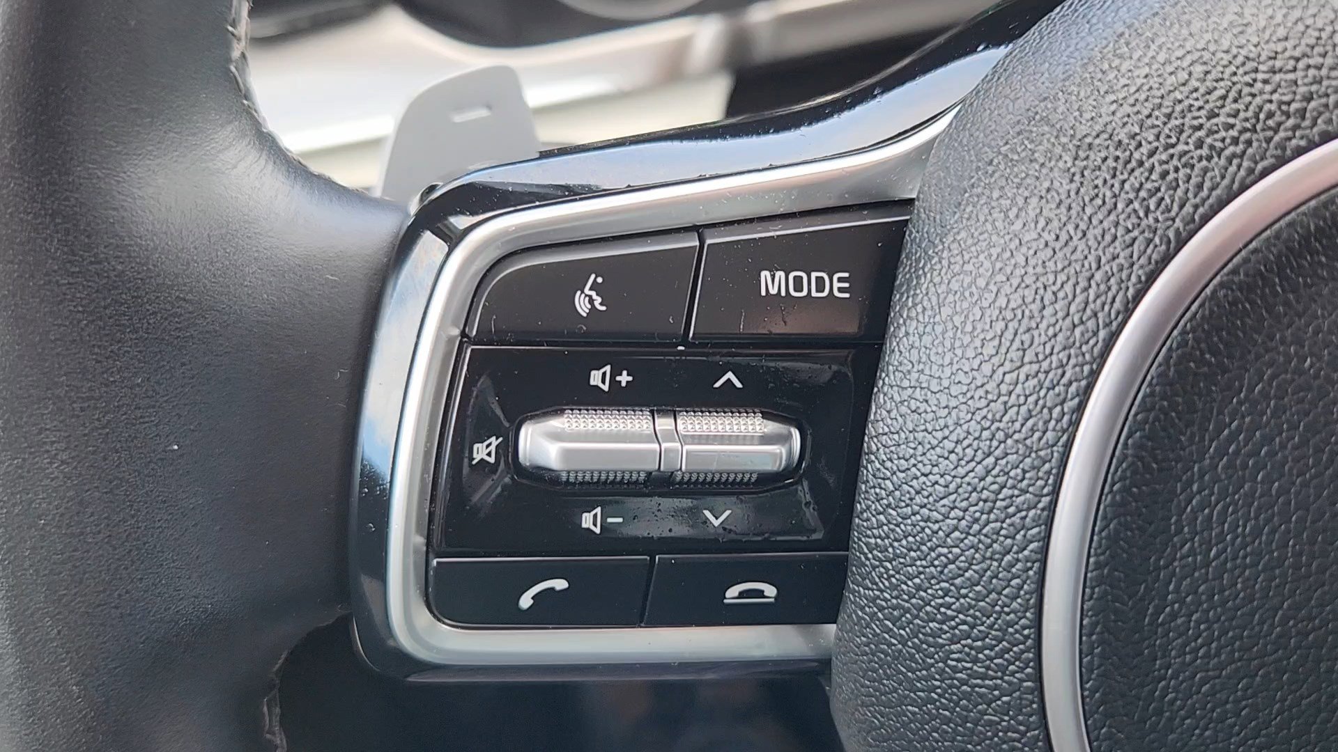 Used 2023 Kia Sorento EX image 12