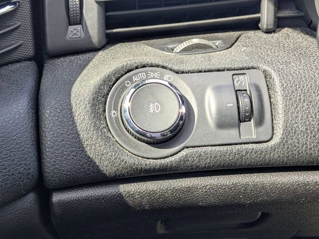 Used 2015 Chevrolet Malibu LT FWD image 11