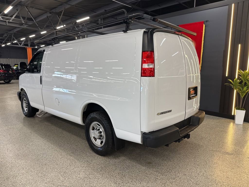 Used 2018 Chevrolet Express 2500 image 4