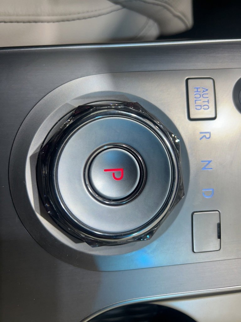 Used 2026 Genesis GV70 2.5T Advanced image 17