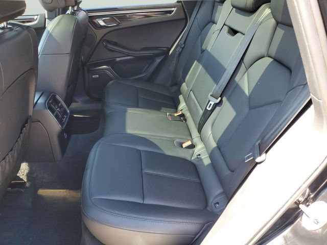 Used 2022 Porsche Macan Base image 14