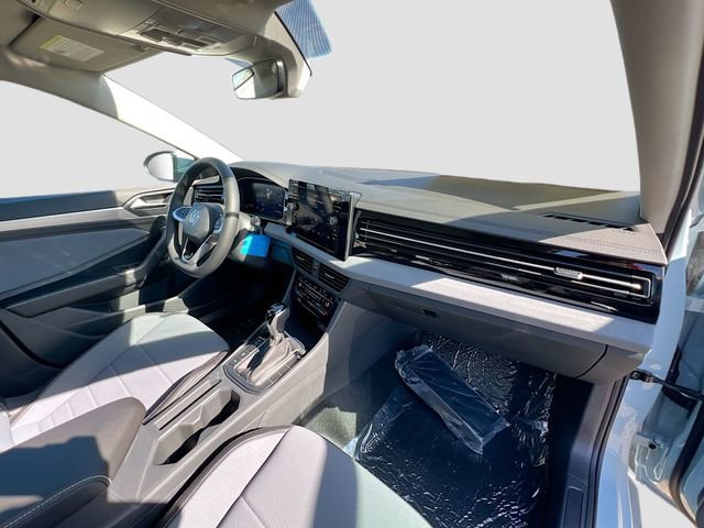 New 2025 Volkswagen Jetta SE image 28