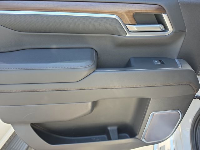 Used 2022 Chevrolet Silverado 1500 High Country image 11