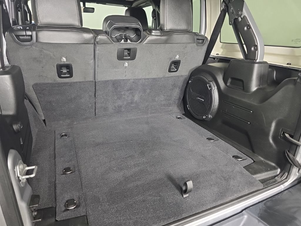 Used 2021 Jeep Wrangler Unlimited Rubicon AWD/4WD image 35