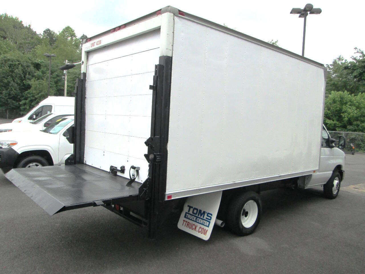 Used 2024 Ford E-350 and Econoline 350 Super Duty w/ Driver's Safety Package image 1