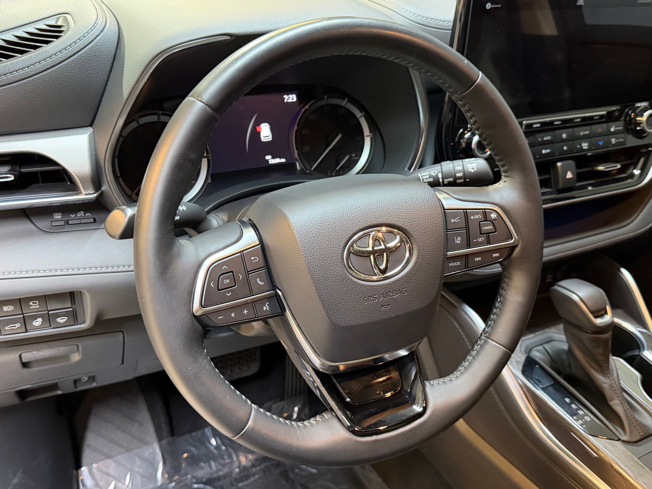 Used 2021 Toyota Highlander Platinum image 15
