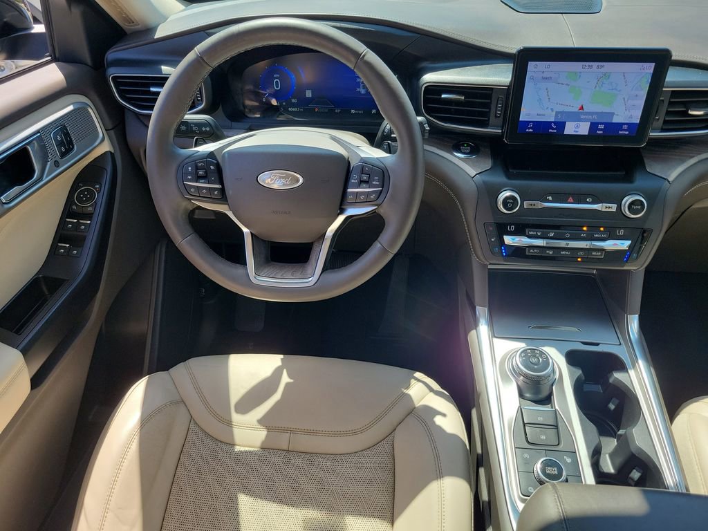 Used 2020 Ford Explorer Platinum image 25