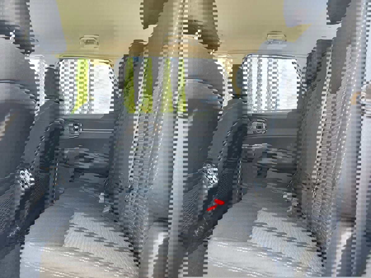 Used 2023 Kia Sorento LX image 17