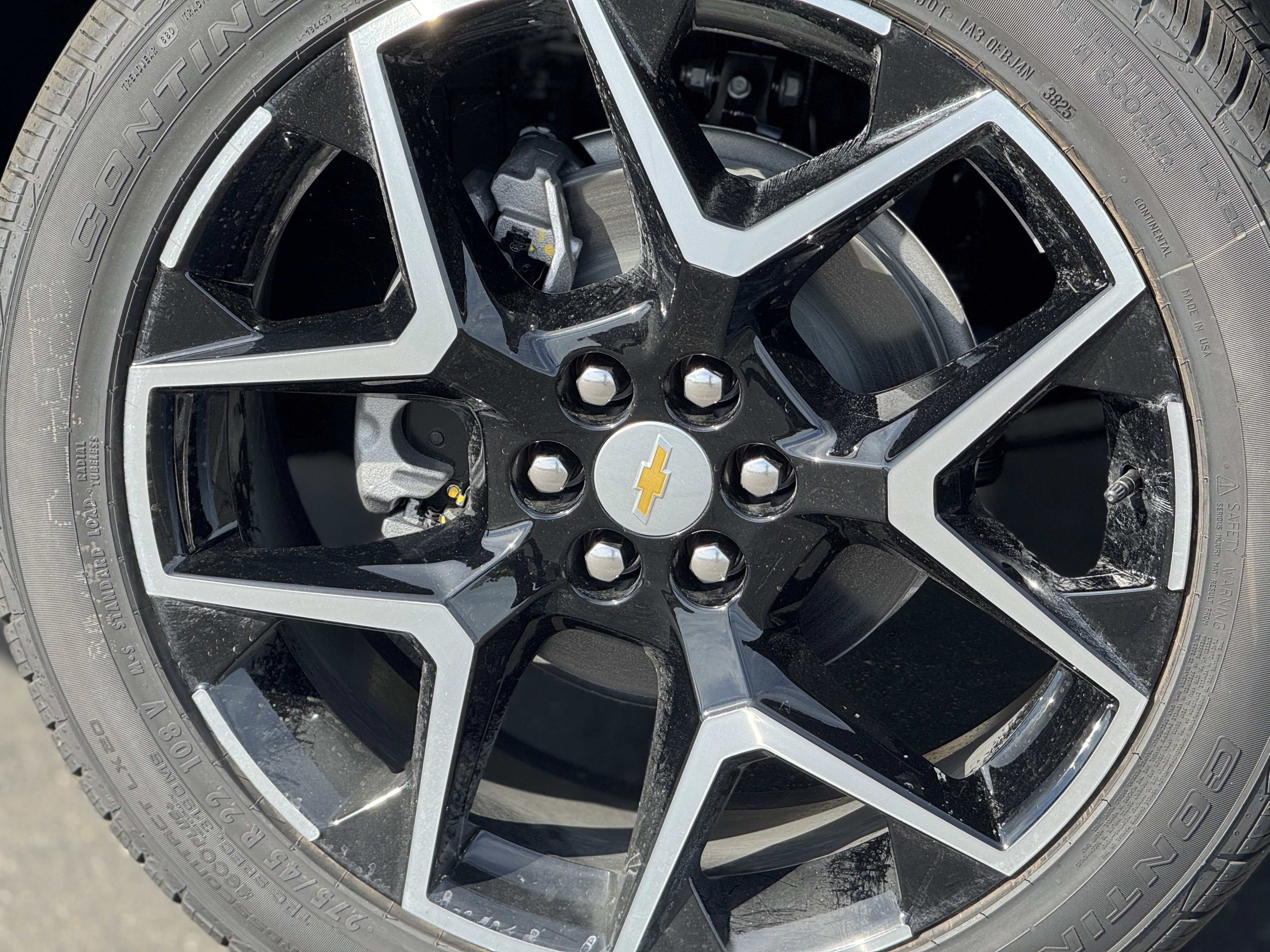 New 2026 Chevrolet Traverse High Country w/ LPO, Floor Liner Package image 9