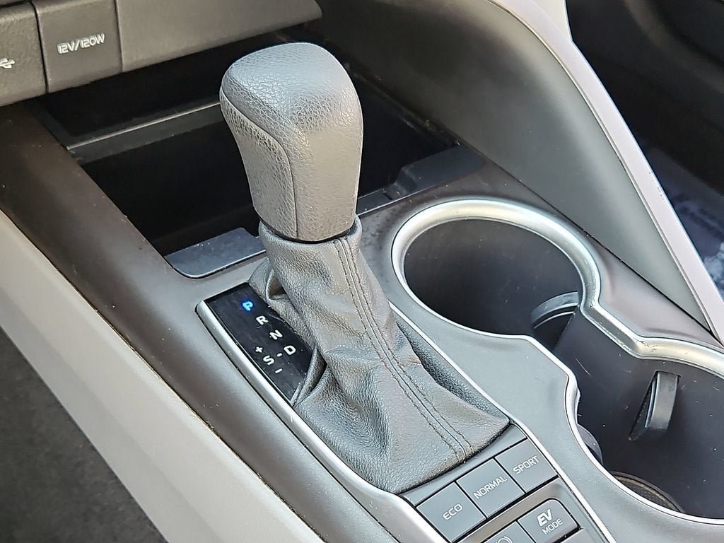 Used 2022 Toyota Camry LE FWD image 14