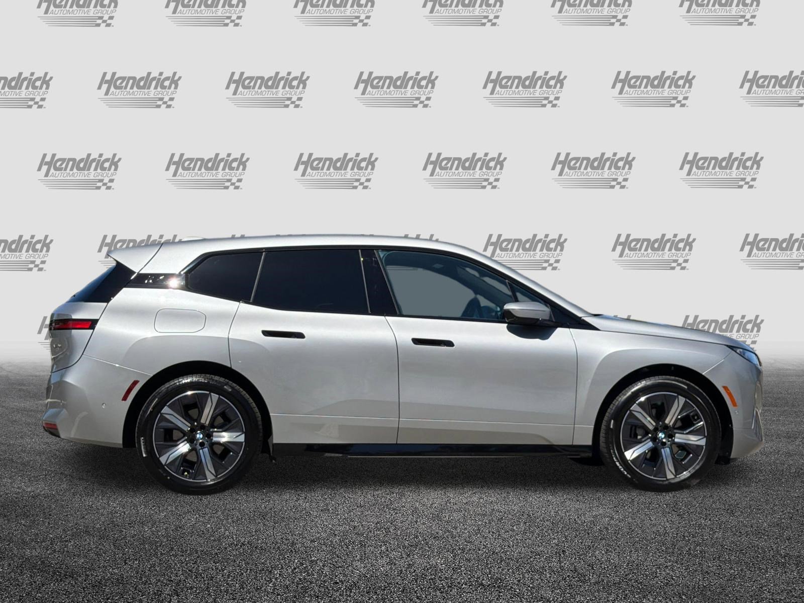 Used 2026 BMW iX xDrive45 AWD/4WD image 3