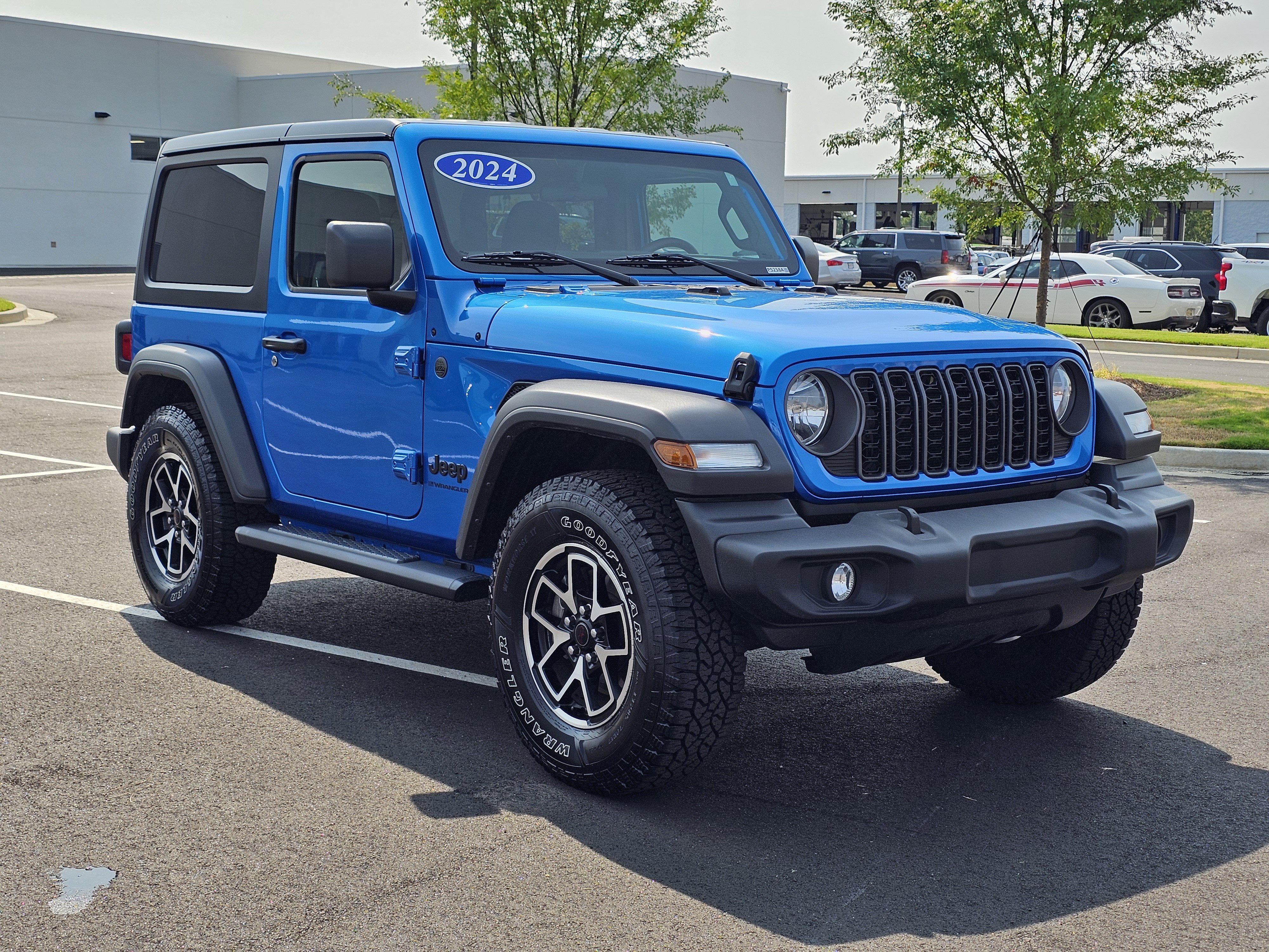 Used 2024 Jeep Wrangler Sport AWD/4WD image 6