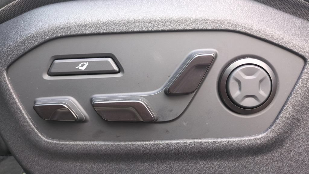 Certified 2025 Hyundai Santa Fe Calligraphy FWD image 16