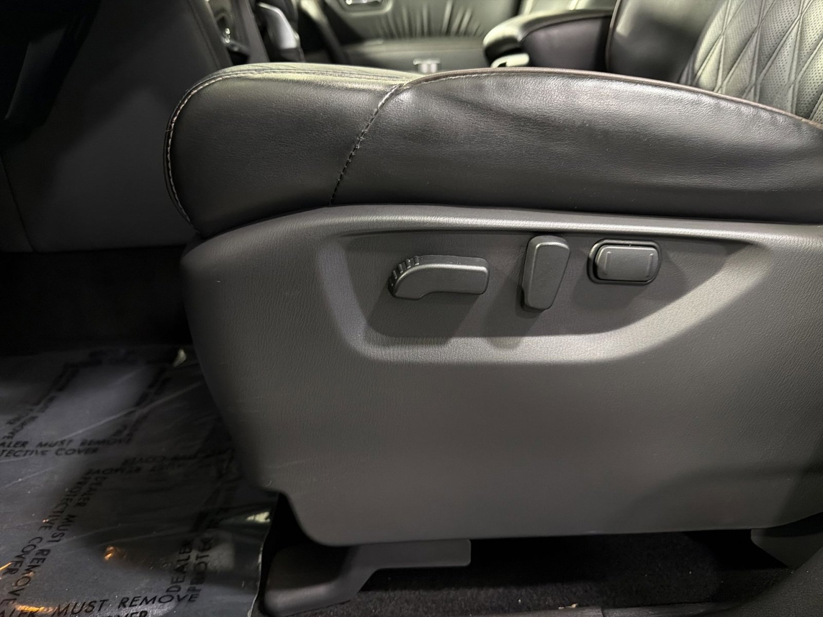 Used 2023 Nissan Armada Platinum w/ Captain's Chairs Package AWD/4WD image 38