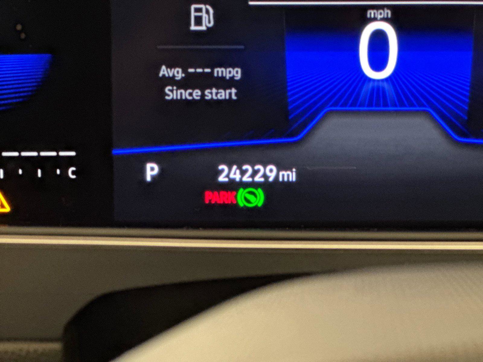 Used 2023 Volkswagen Tiguan SE w/ Panoramic Sunroof Package FWD image 26