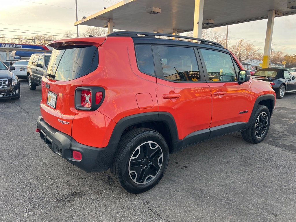 Used 2017 Jeep Renegade Trailhawk w/ Premium Trailhawk Package image 19