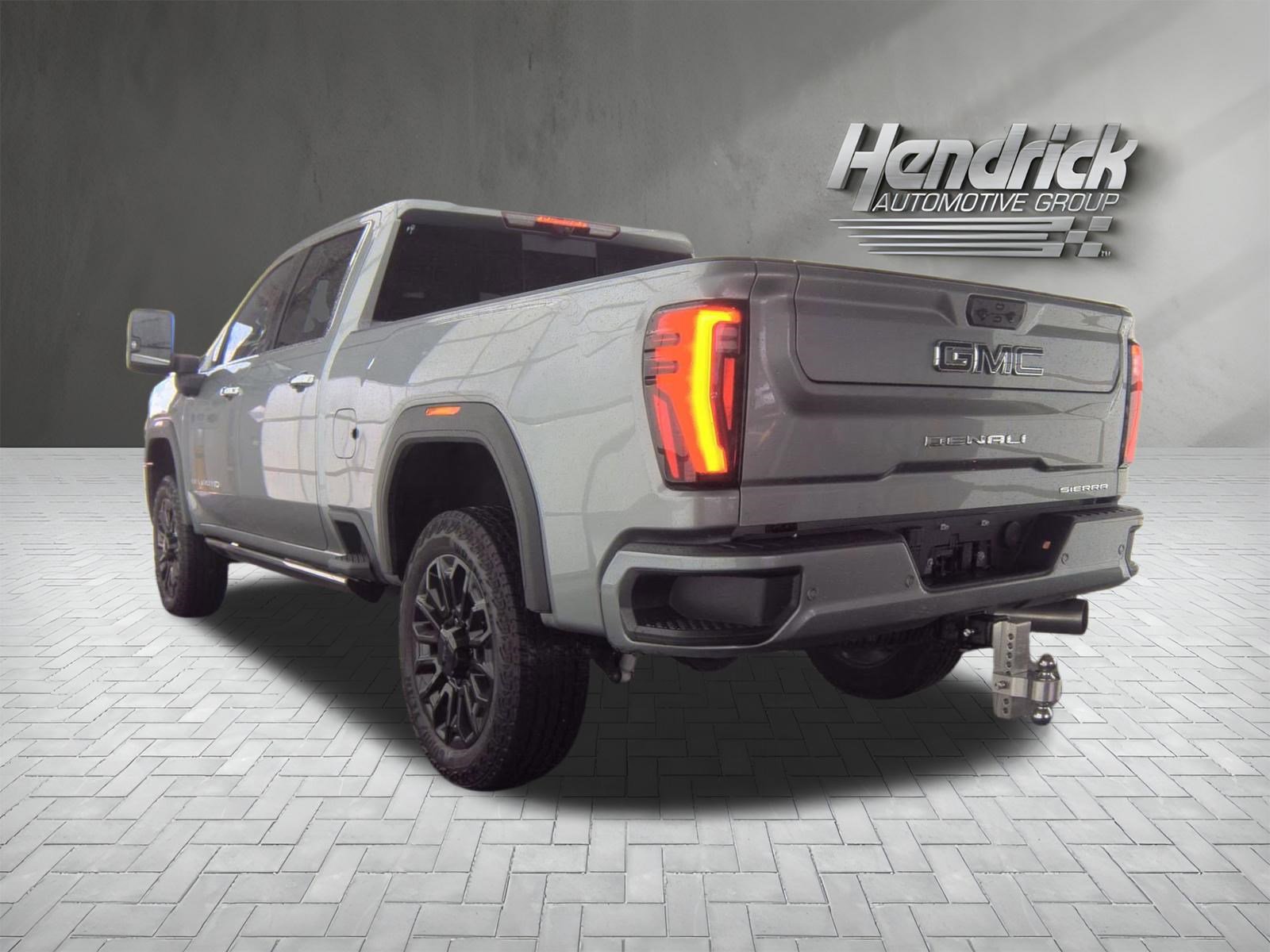 Used 2025 GMC Sierra 2500 Denali Ultimate image 9