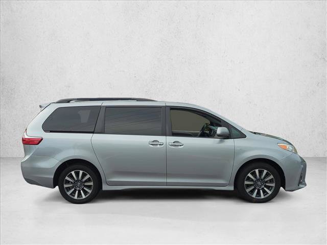 Used 2018 Toyota Sienna XLE AWD/4WD image 4