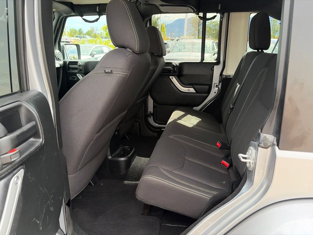Used 2017 Jeep Wrangler Unlimited Sahara w/ Connectivity Group AWD/4WD image 22