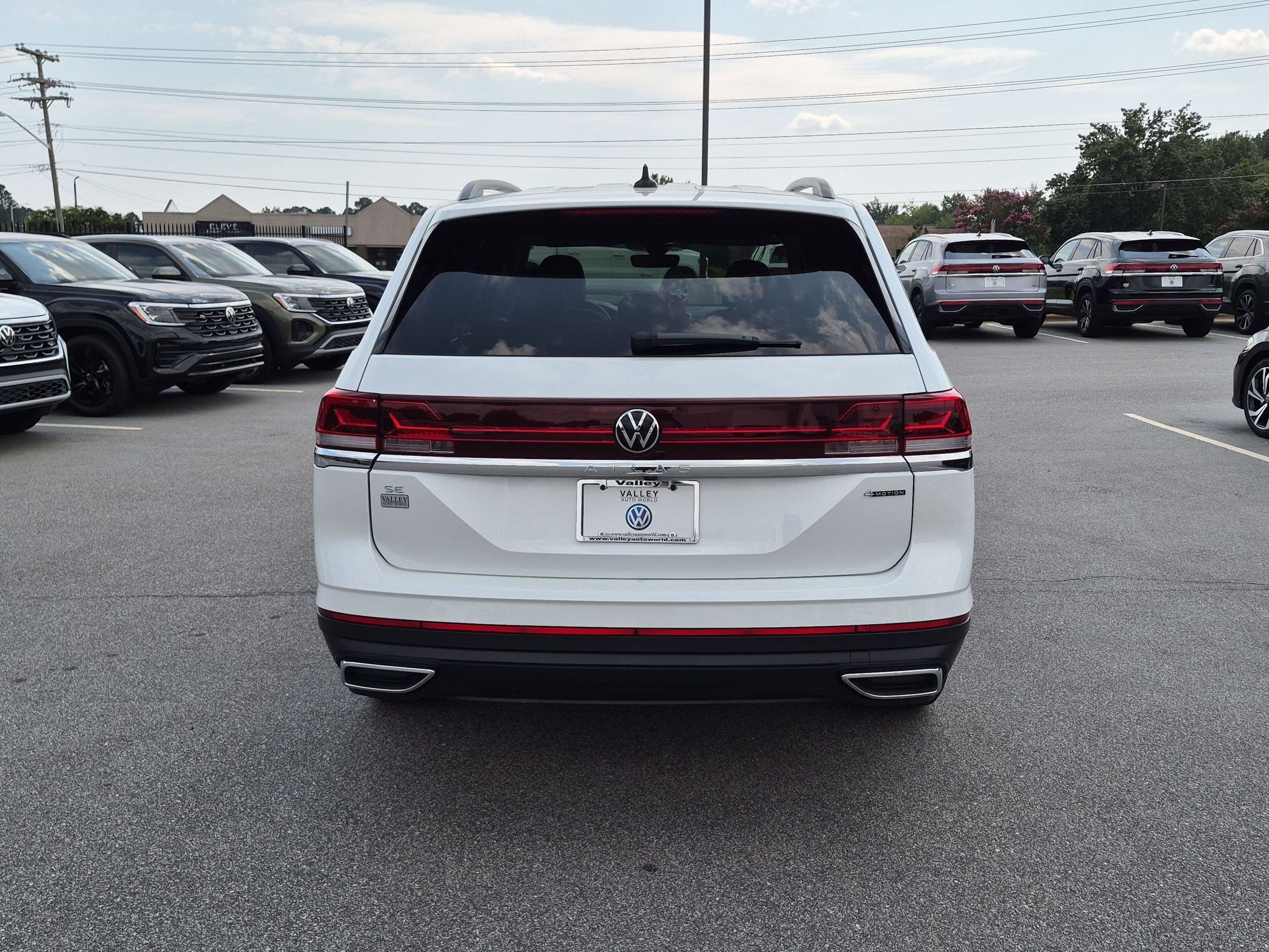 Used 2026 Volkswagen Atlas SE AWD/4WD image 4