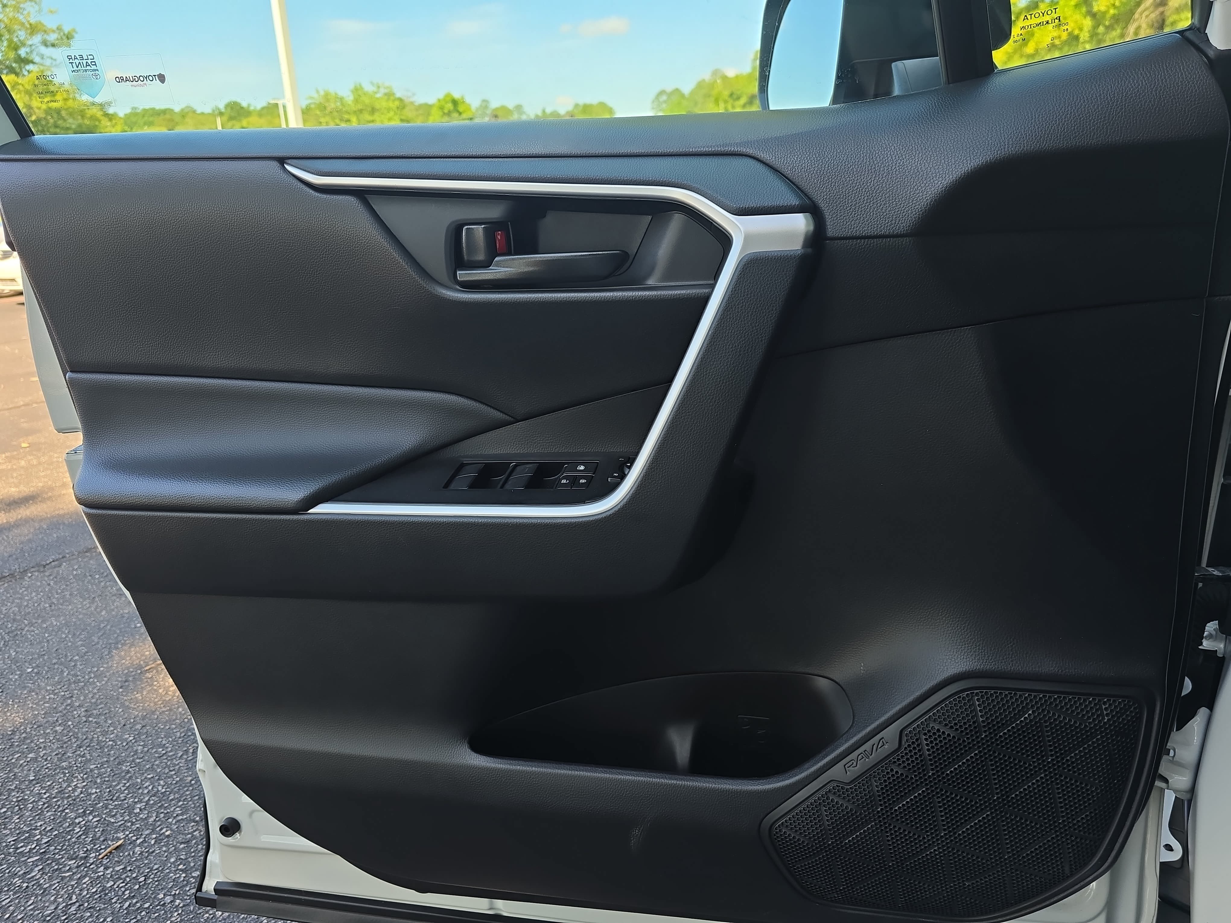 Certified 2023 Toyota RAV4 LE FWD image 27
