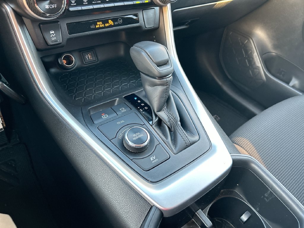Certified 2025 Toyota RAV4 LE AWD/4WD image 25