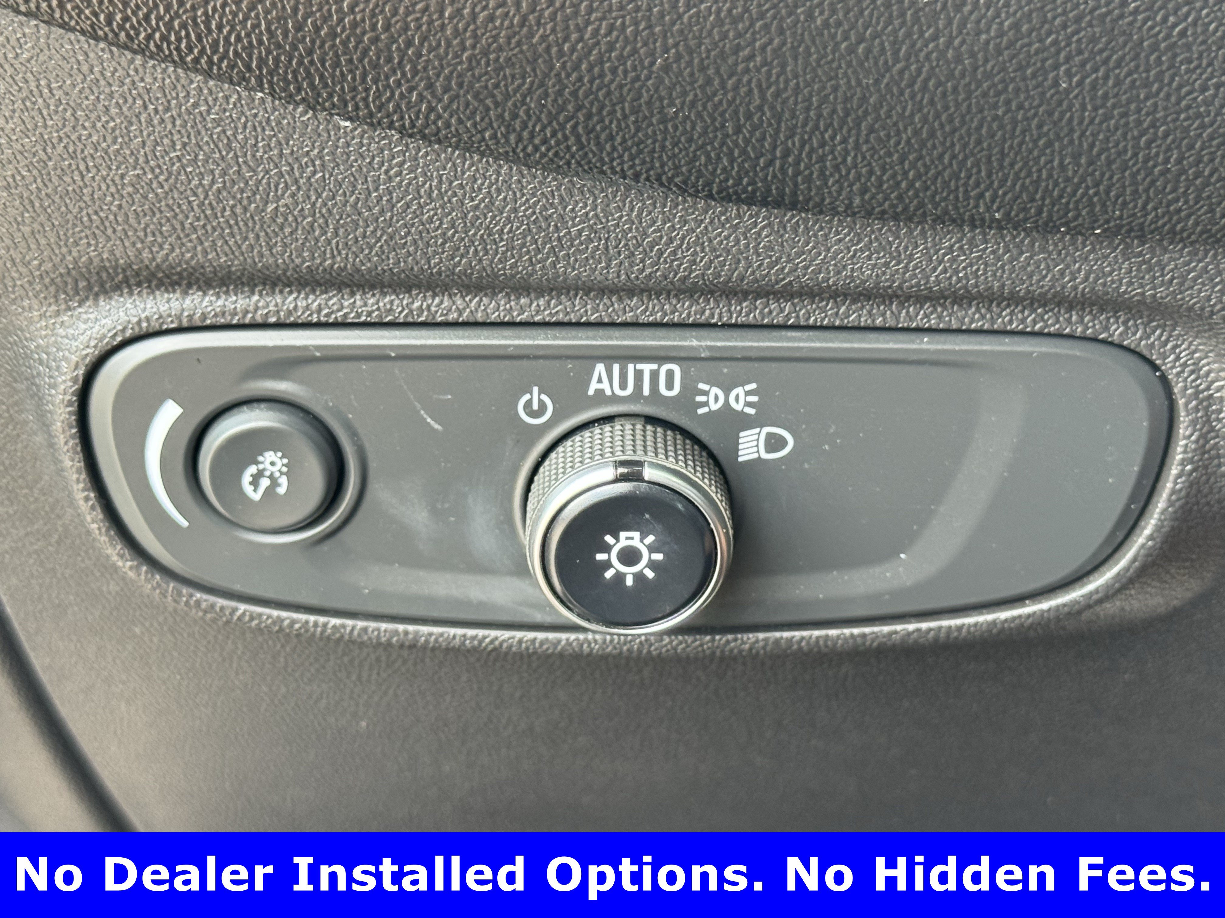 Used 2022 Chevrolet Equinox RS w/ RS Leather Package FWD image 21