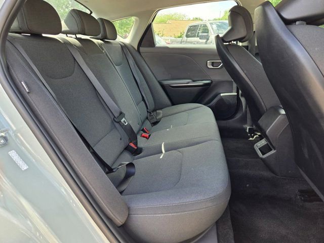 Used 2025 Kia K4 LXS image 26